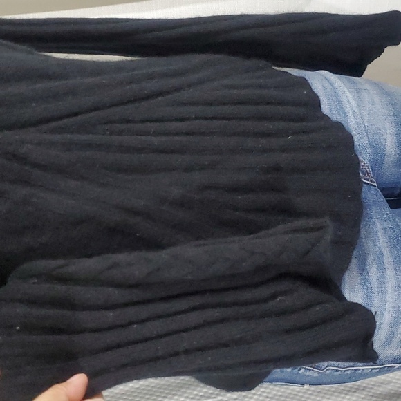 Aqua Women’s Gray 100% Cashmere Sweater Bell Sleeves Size S - Picture 2 of 10